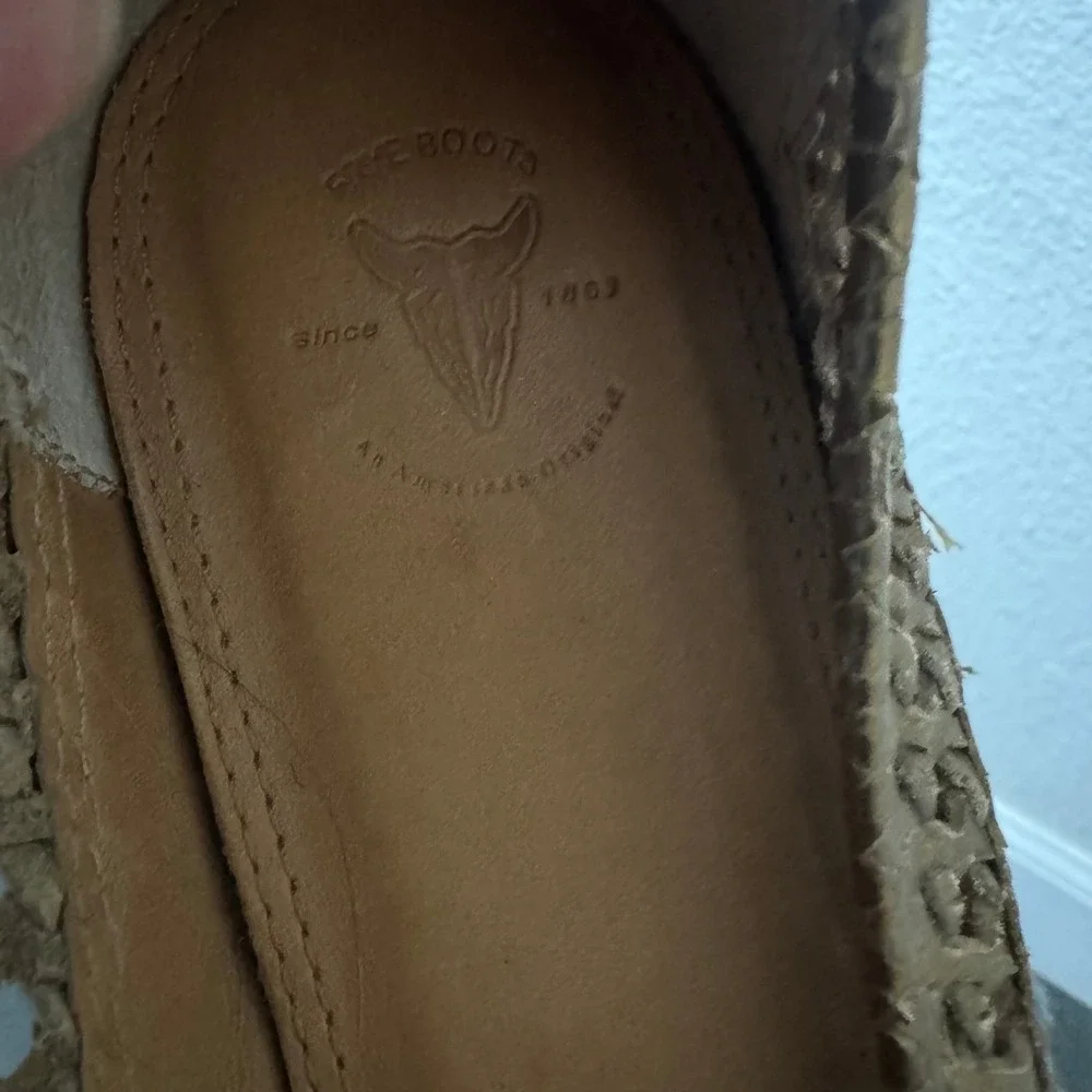 Frye Carson Flats Gold Metallic Leather Shoes 8.5 B Woven Peep Toe Vacation